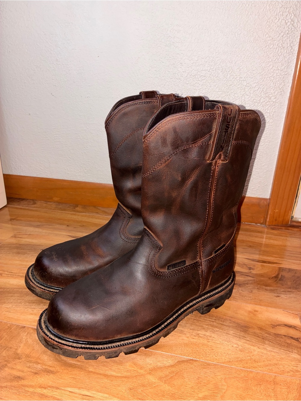 Justin Men’s Pulley Waterproof Met Guard Work Boot- size 10 EE
